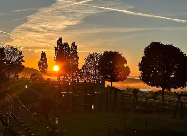 Morgenstimmung über der Rastanlage Hegau West